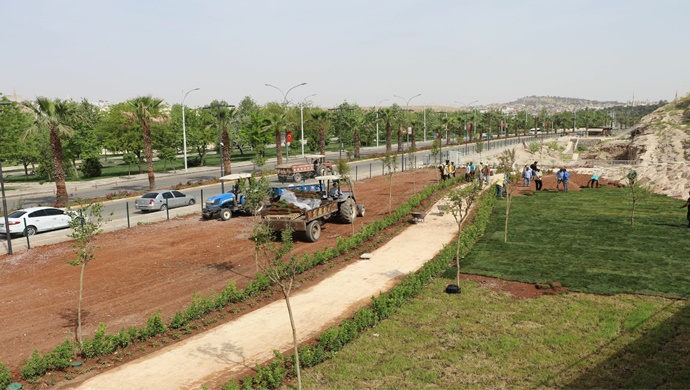 BÜYÜKŞEHİR’DEN KIZILKOYUN NEKROPOL ALANINDA YENİ YEŞİL ALAN