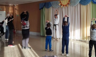 «Единая Россия» организовала занятия по каратэ киокусинкай для детей из ПВР в Астраханской области