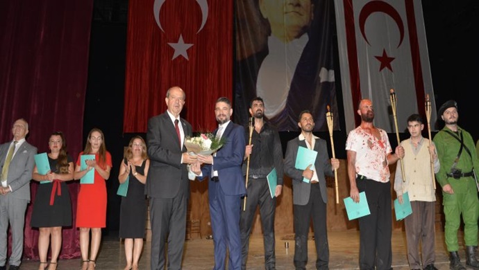 Cumhurbaşkanı Ersin Tatar, Her Şey Bu Vatan İçin adlı tiyatro oyununu izledi