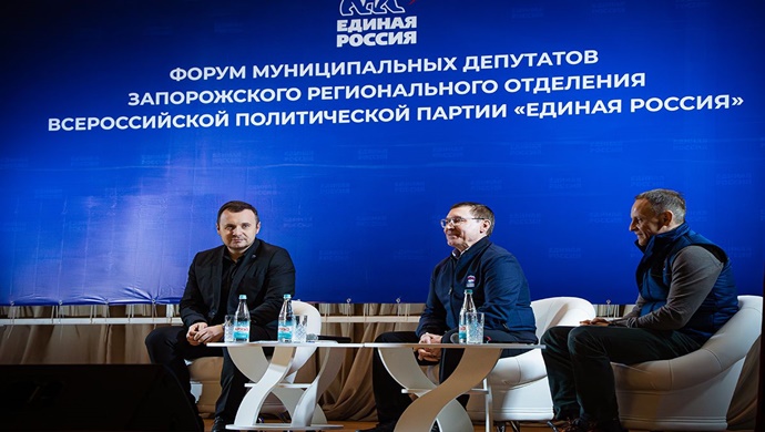 Vladimir Yakushev: Belediye milletvekilleri halkla sürekli temas halinde olmaya ve zor sorulara yanıt bulmaya hazır olmalı